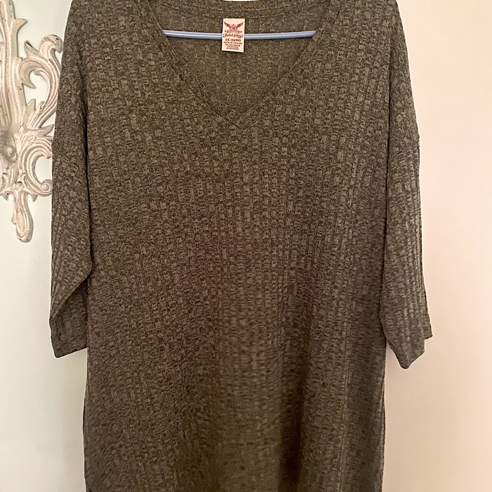 Green marled ribbed v neck sweater